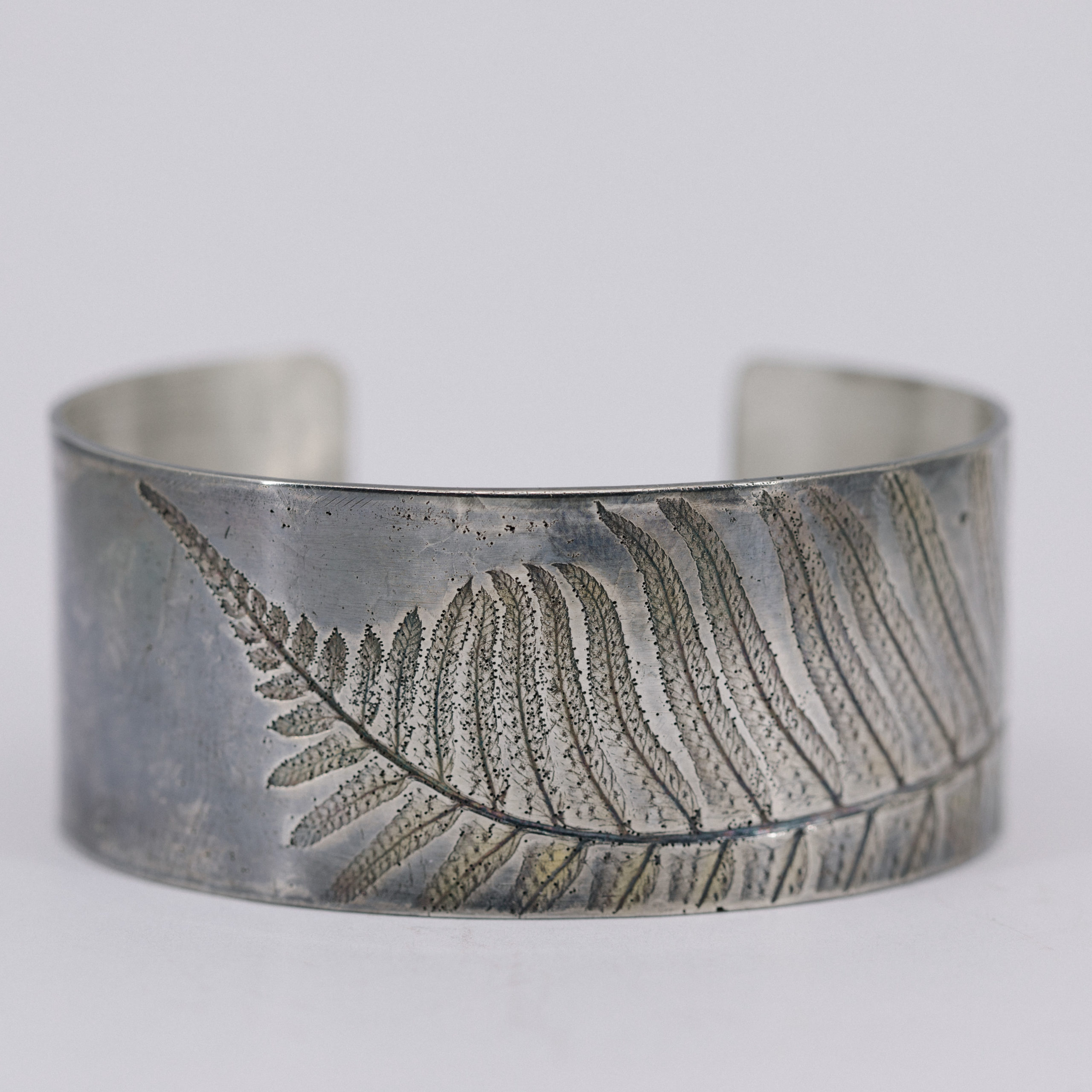 Wide Cuff Bracelet in Sterling Silver with Fern Pattern • Projekt-M